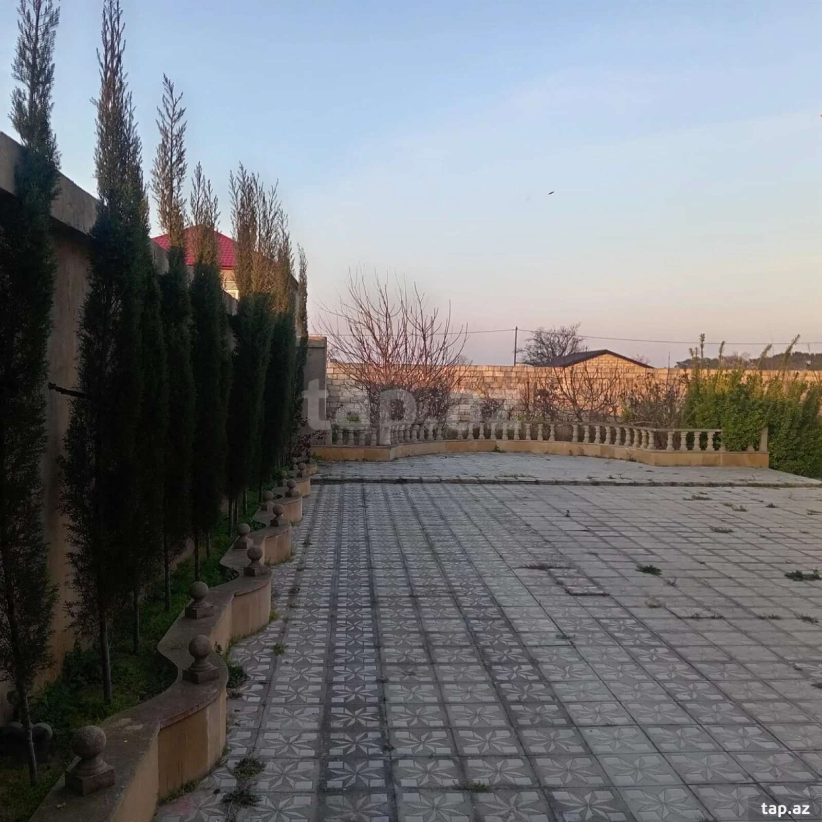 Satılır 5 otaqlı həyət evi