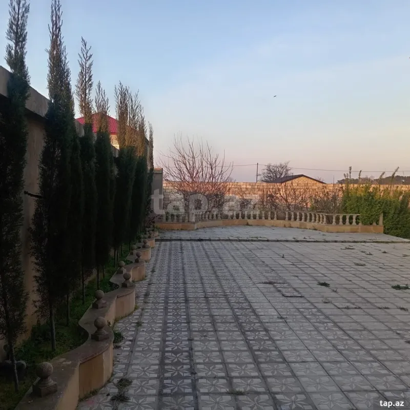Satılır 5 otaqlı həyət evi