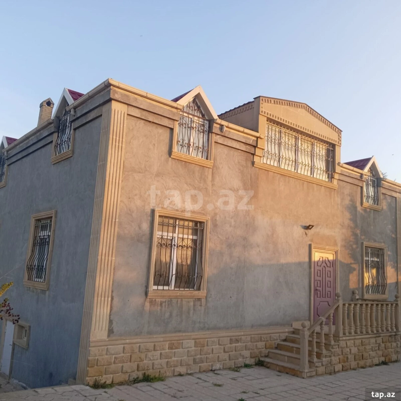 Satılır 5 otaqlı həyət evi