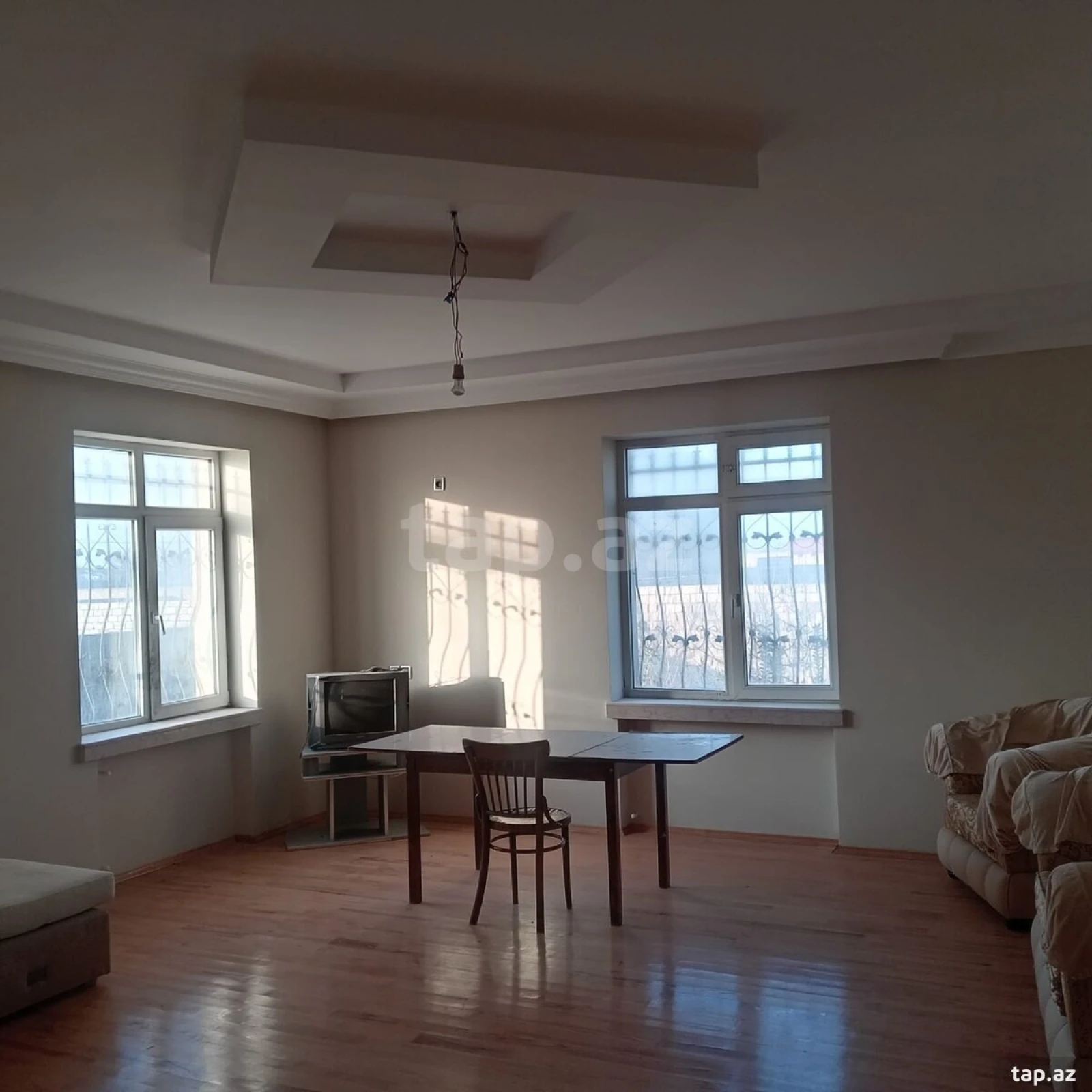 Satılır 5 otaqlı həyət evi