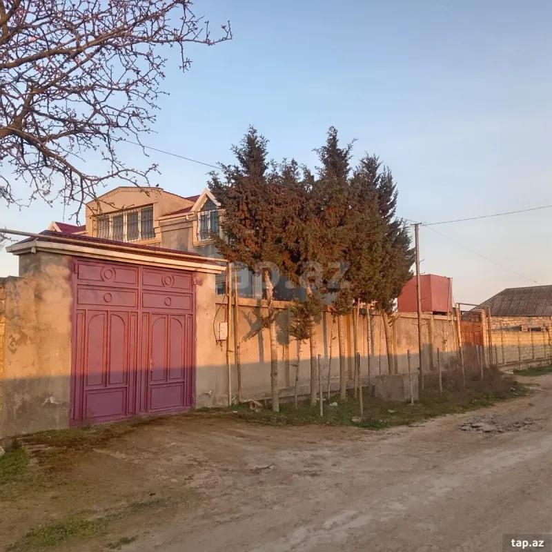 Satılır 5 otaqlı həyət evi