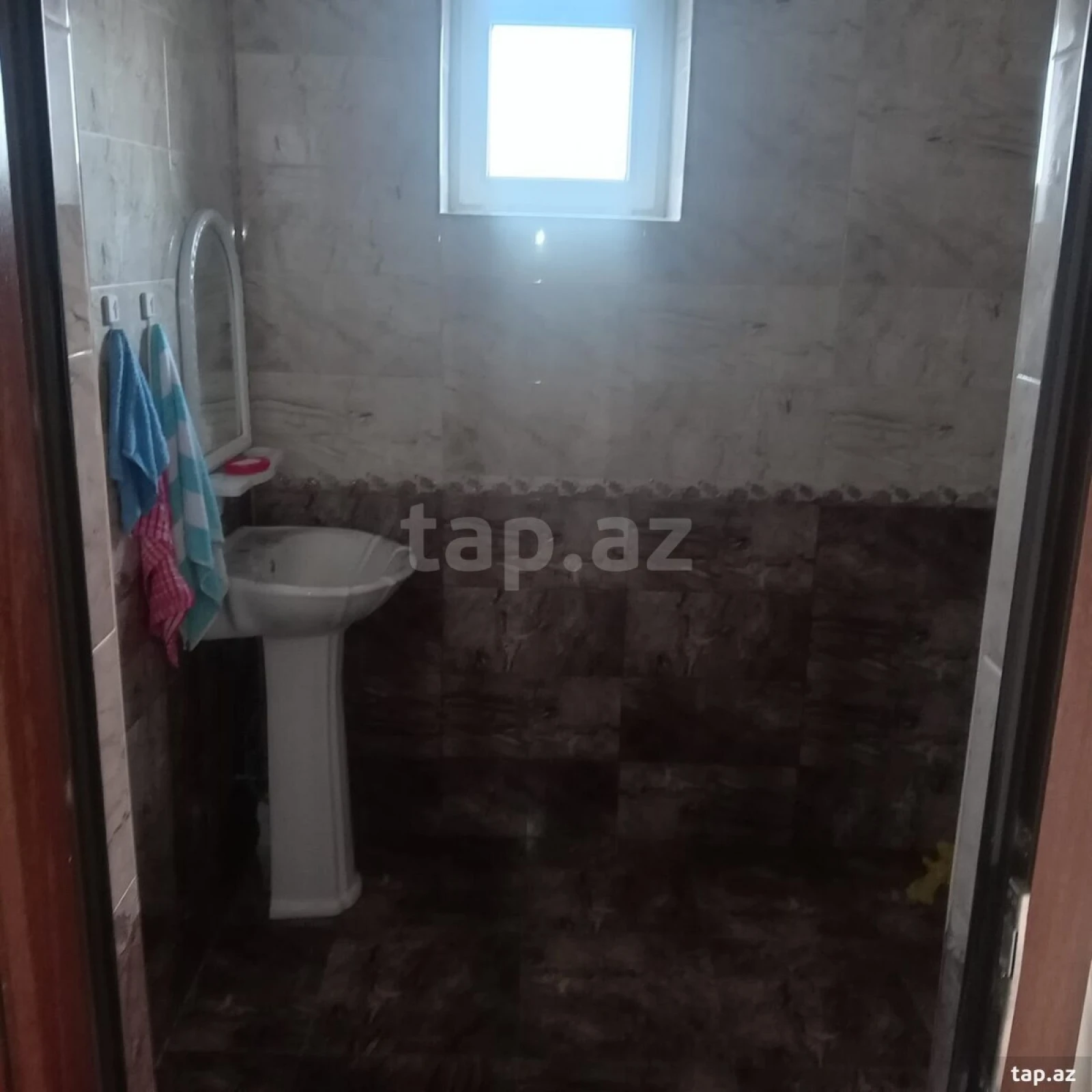 Satılır 5 otaqlı həyət evi