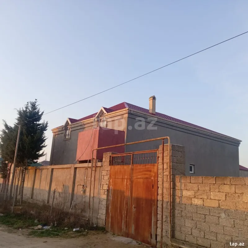 Satılır 5 otaqlı həyət evi