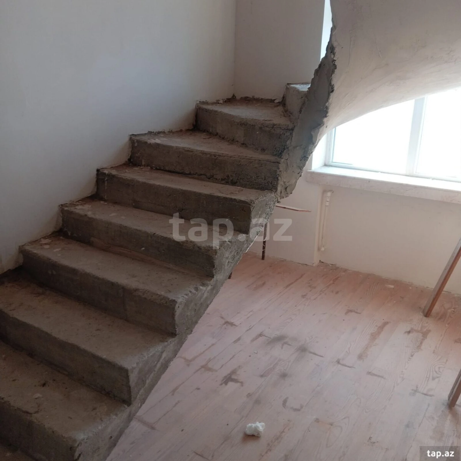 Satılır 5 otaqlı həyət evi