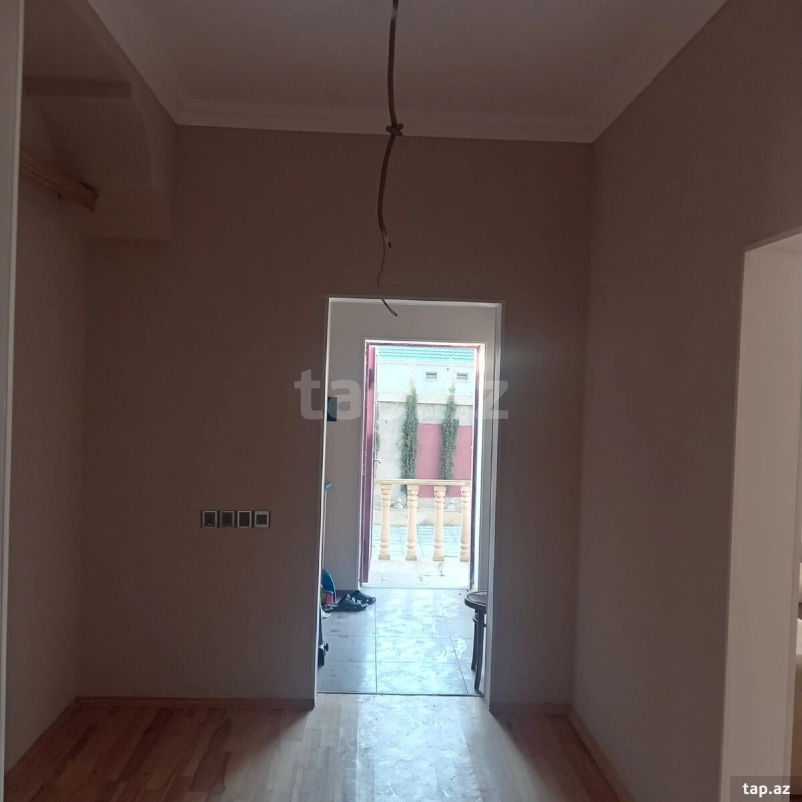 Satılır 5 otaqlı həyət evi