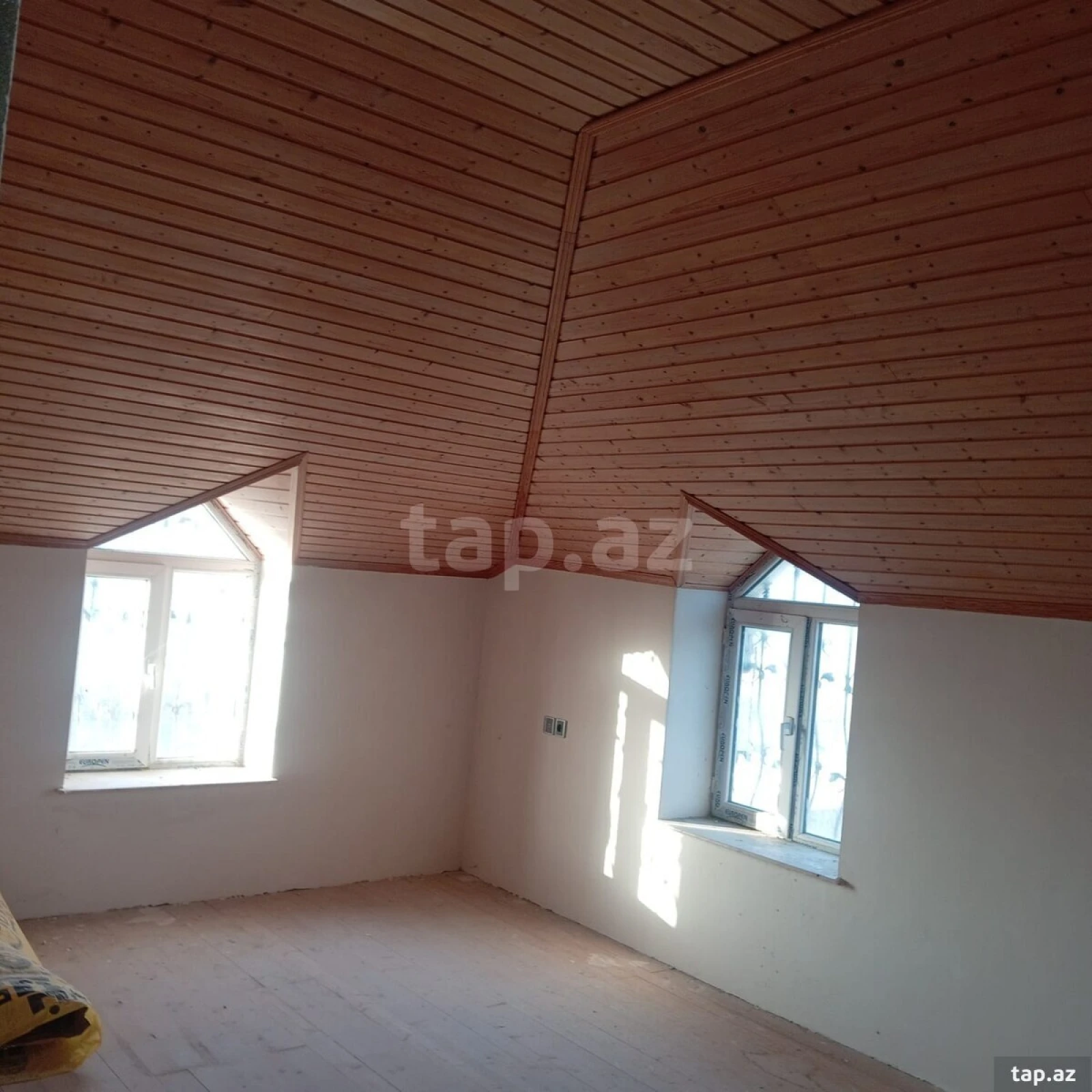 Satılır 5 otaqlı həyət evi