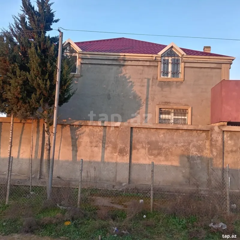 Satılır 5 otaqlı həyət evi