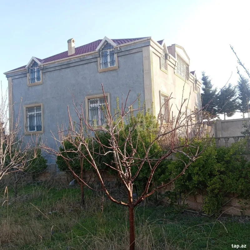 Satılır 5 otaqlı həyət evi