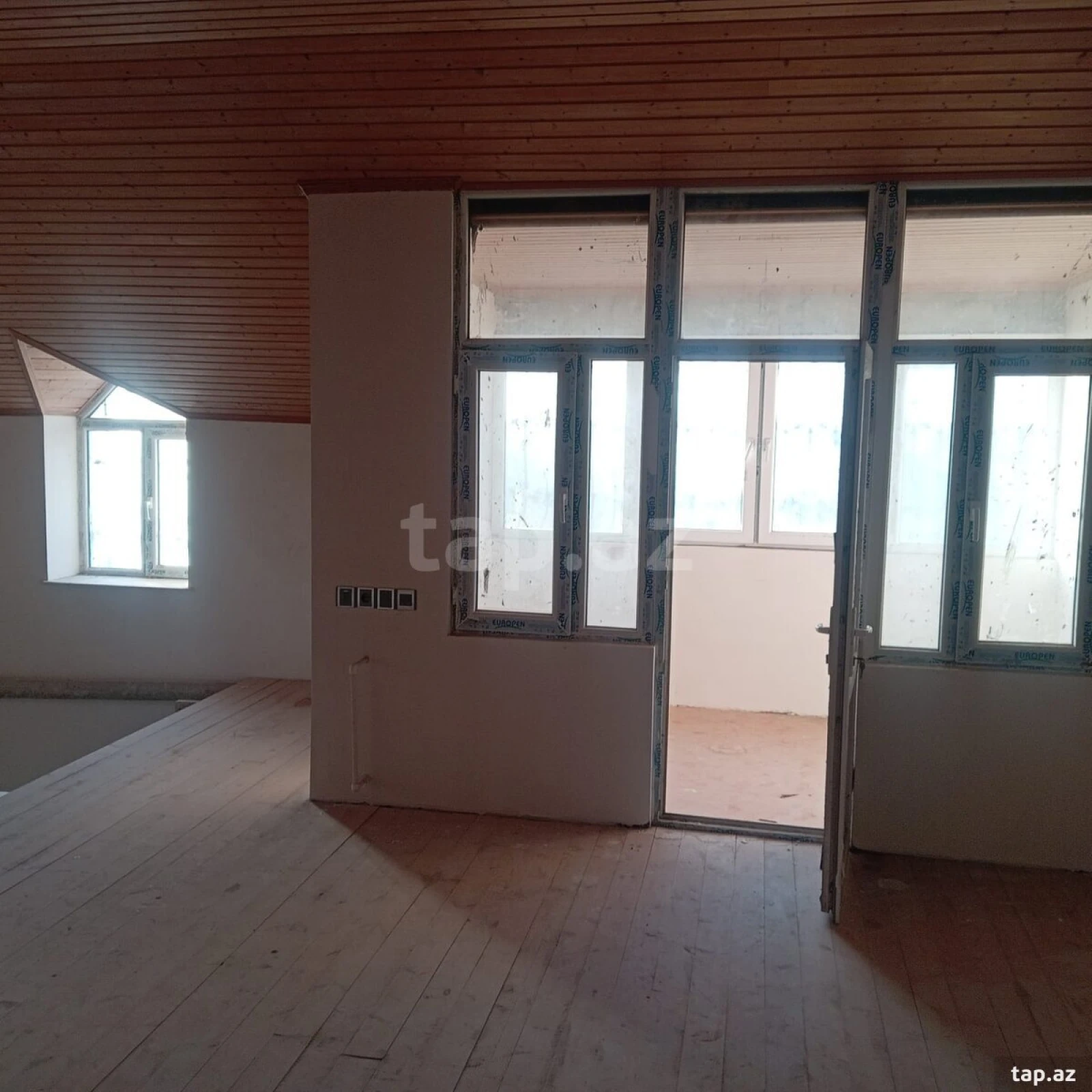 Satılır 5 otaqlı həyət evi