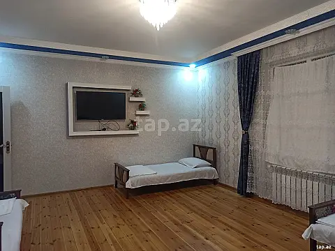 Kirayə verilir 3 otaqlı həyət evi
