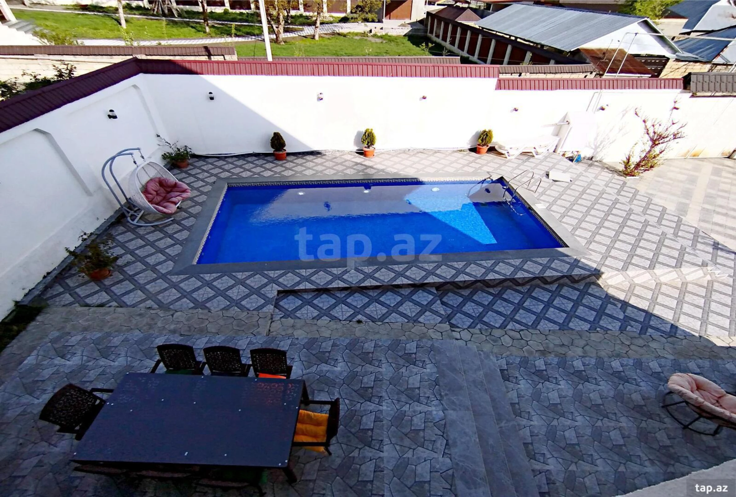 Kirayə verilir 4 otaqlı həyət evi