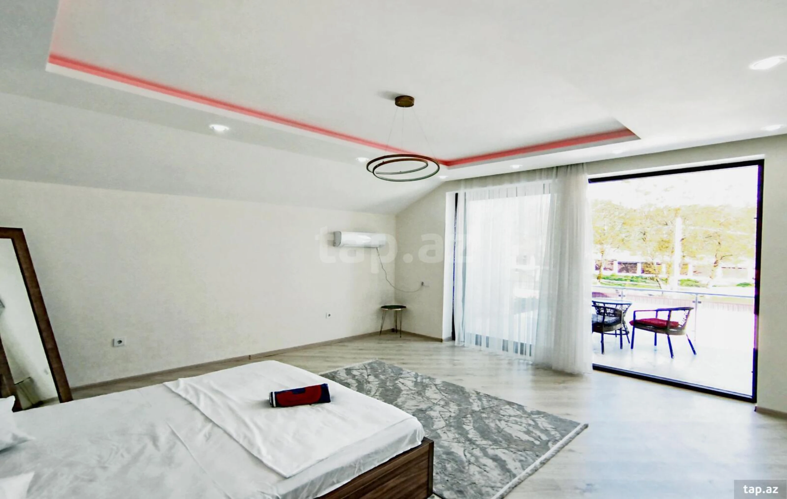 Kirayə verilir 4 otaqlı həyət evi