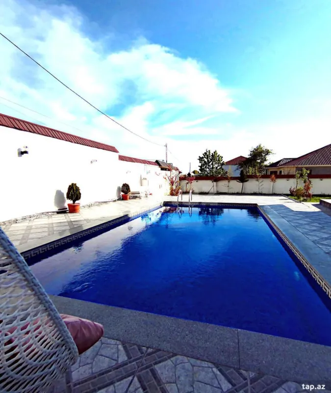 Kirayə verilir 4 otaqlı həyət evi