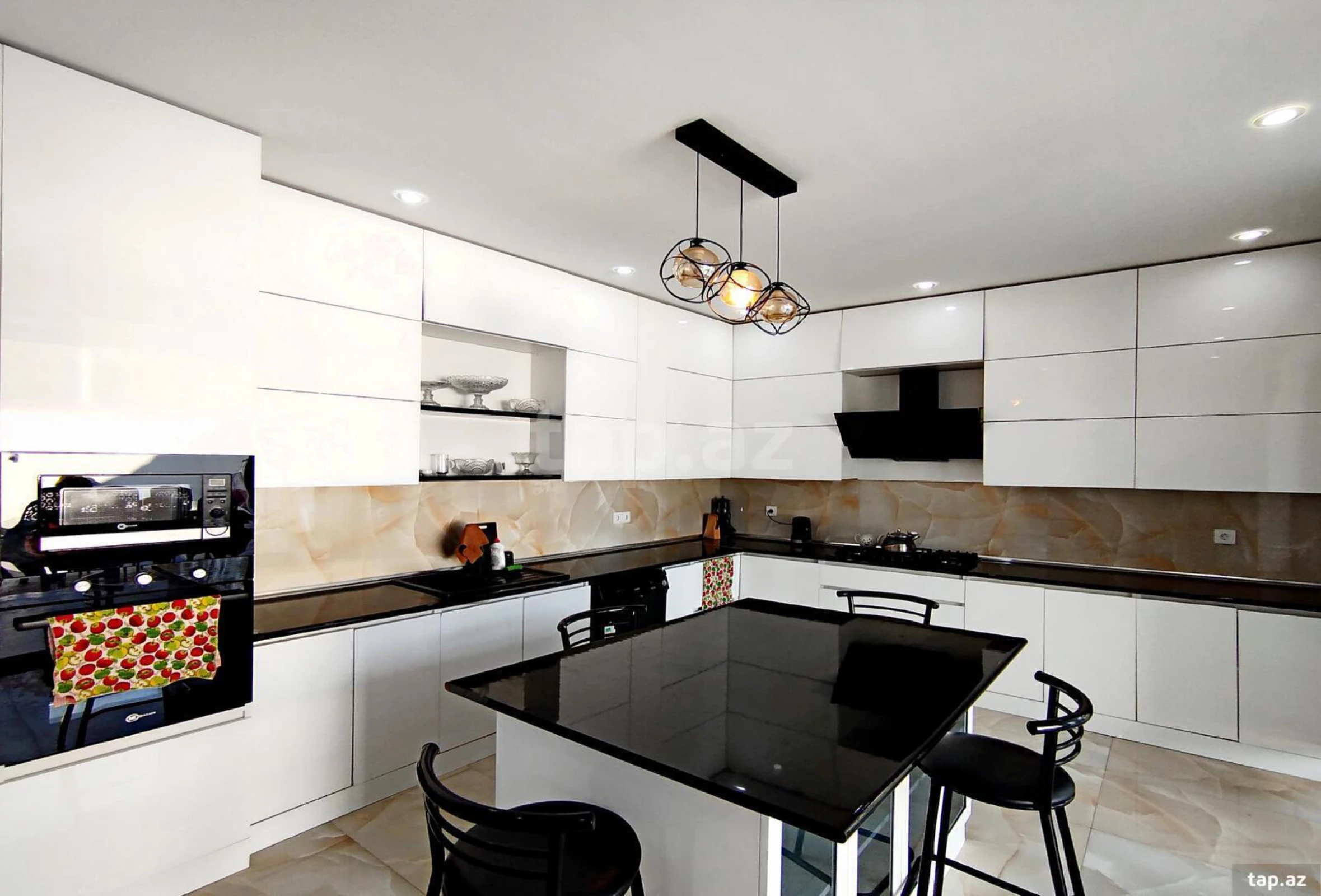 Kirayə verilir 4 otaqlı həyət evi