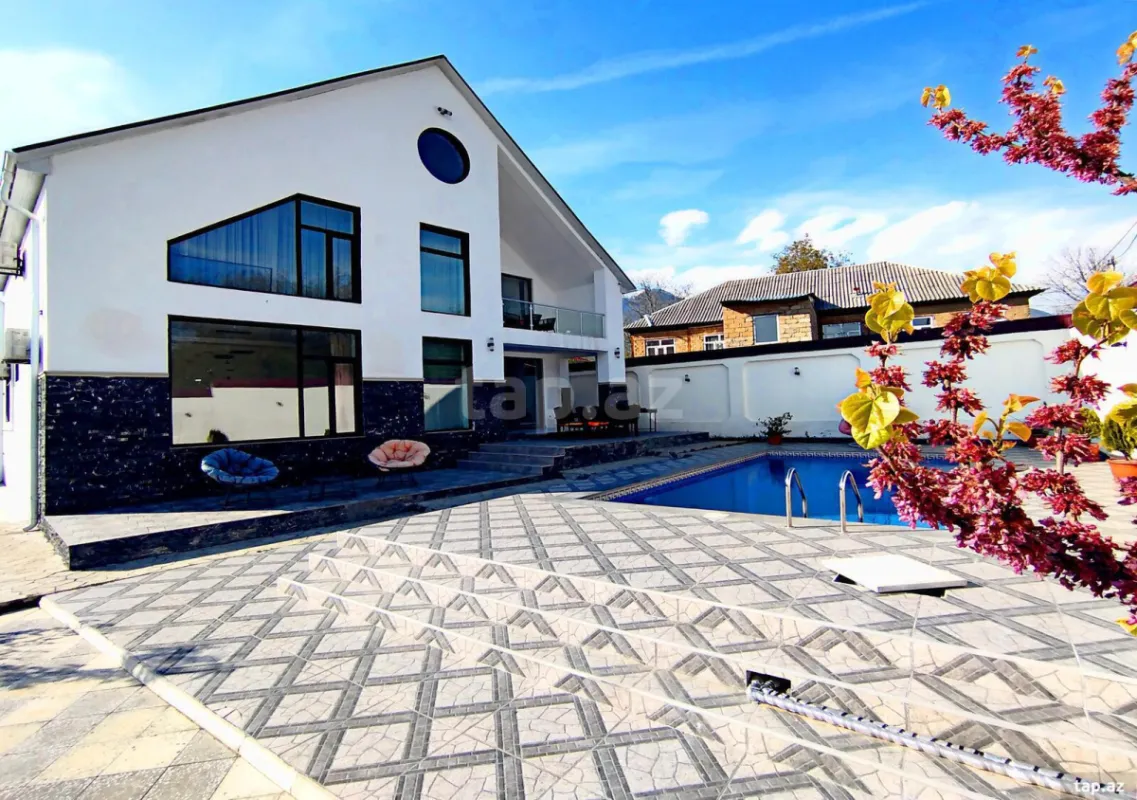 Kirayə verilir 4 otaqlı həyət evi