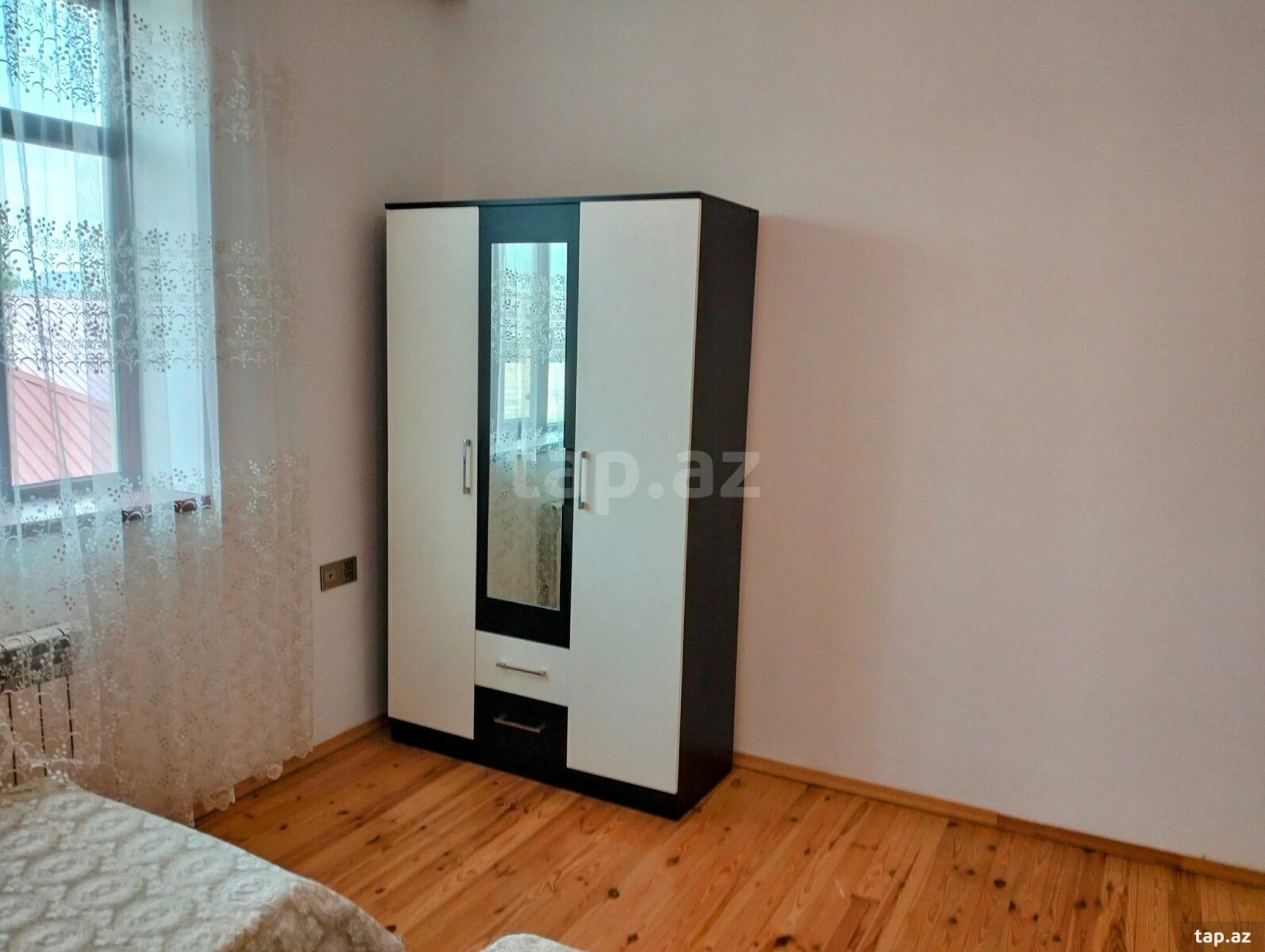 Kirayə verilir 5 otaqlı həyət evi