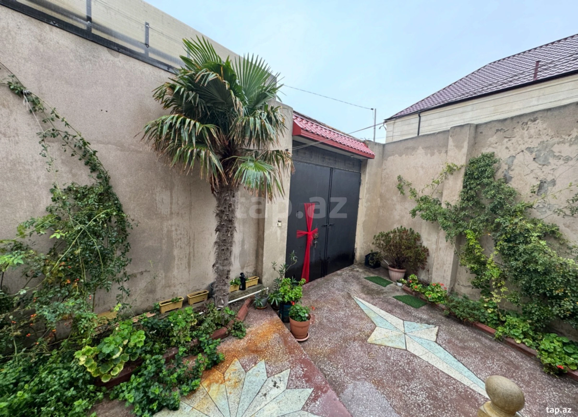 Satılır 4 otaqlı həyət evi