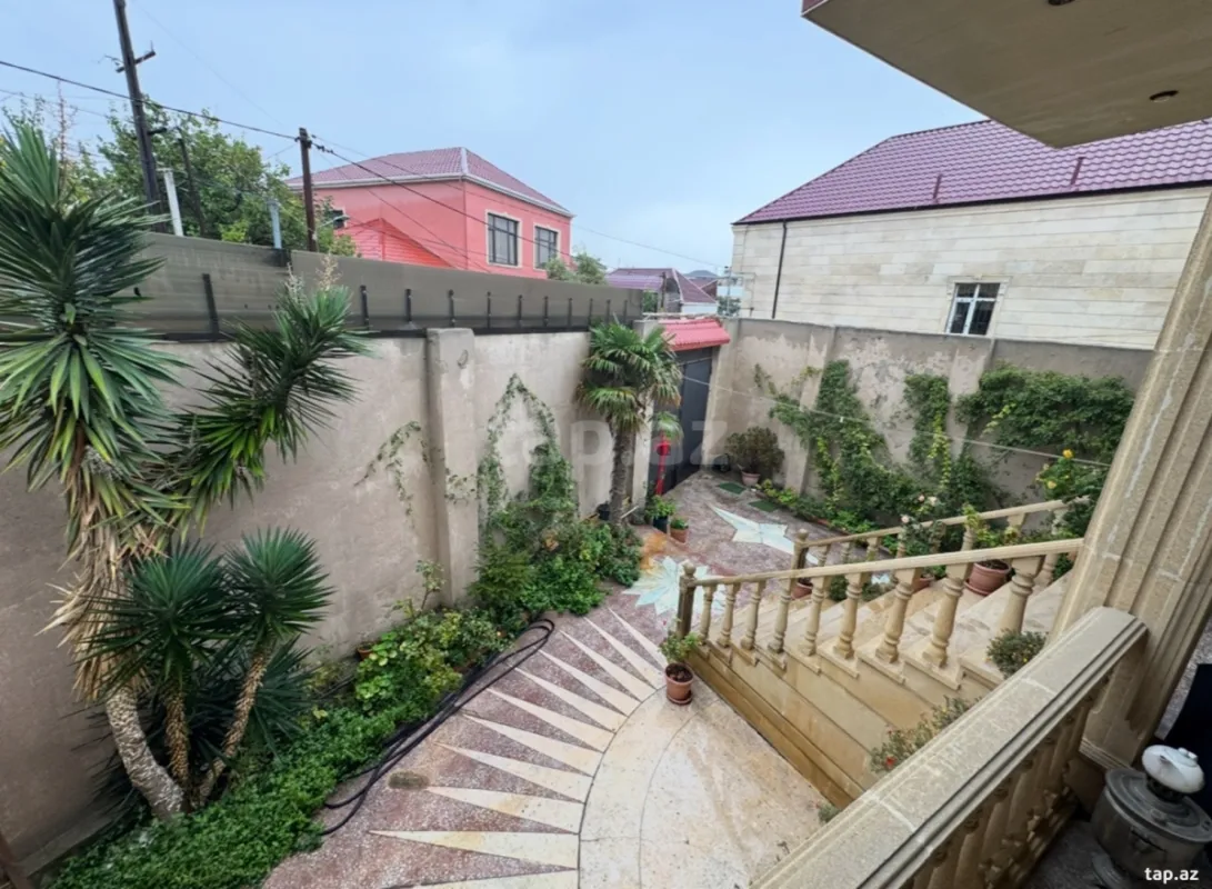 Satılır 4 otaqlı həyət evi