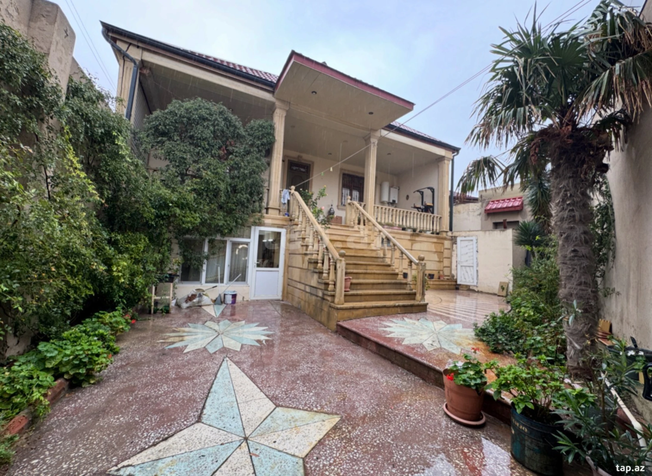 Satılır 4 otaqlı həyət evi