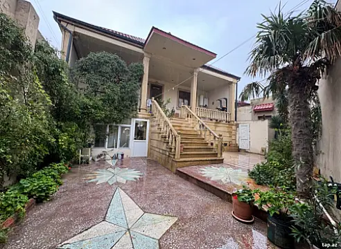 Satılır 4 otaqlı həyət evi