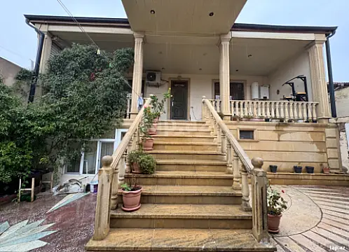 Satılır 4 otaqlı həyət evi
