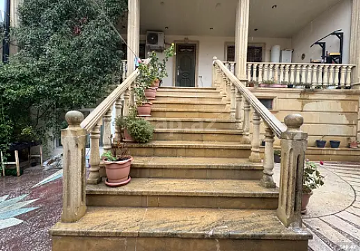 Satılır 4 otaqlı həyət evi
