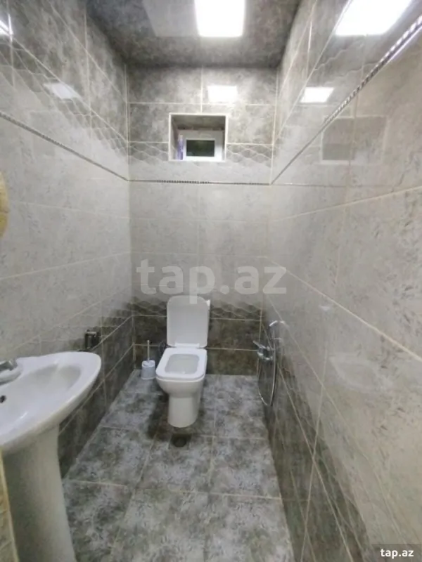 Satılır 5 otaqlı həyət evi
