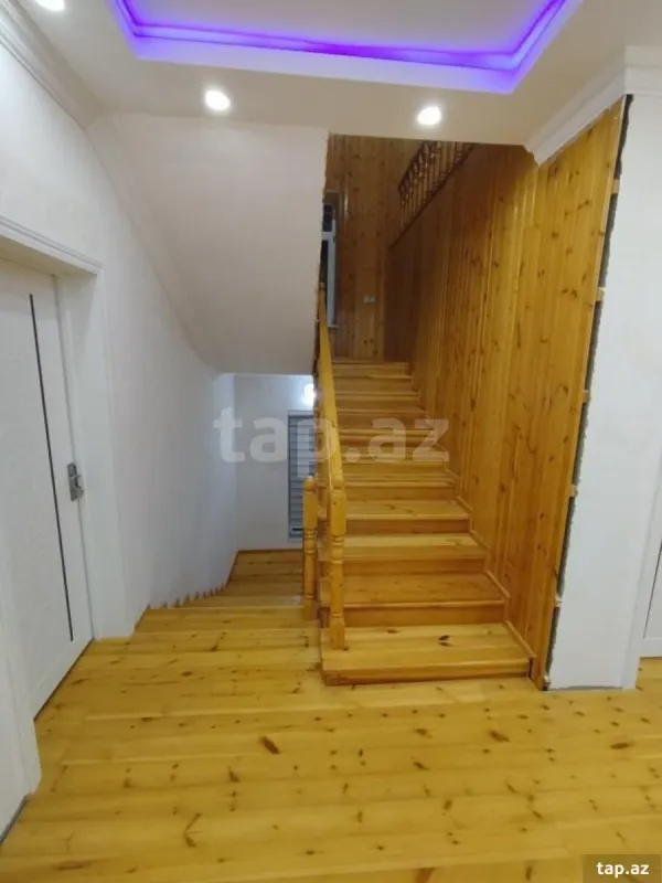 Satılır 5 otaqlı həyət evi