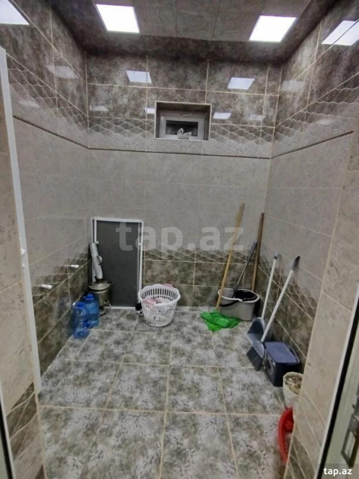 Satılır 5 otaqlı həyət evi
