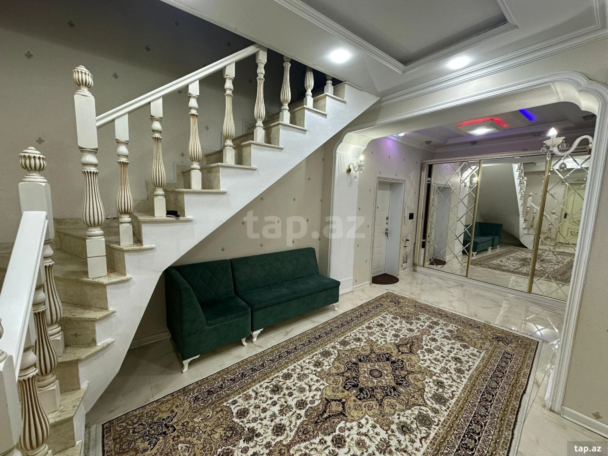 Satılır 4 otaqlı yeni tikili 200 m²