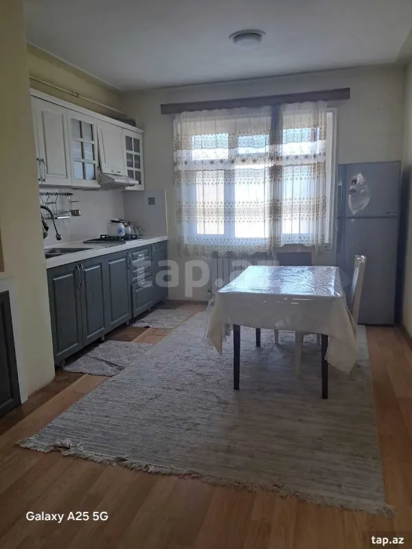 Satılır 4 otaqlı mənzil 90 m²