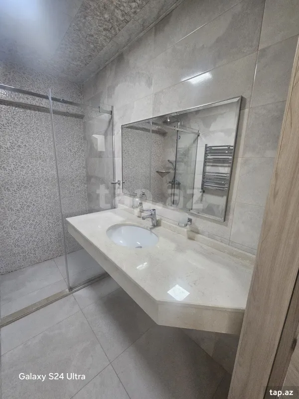 Kirayə verilir 2 otaqlı yeni tikili 60 m²