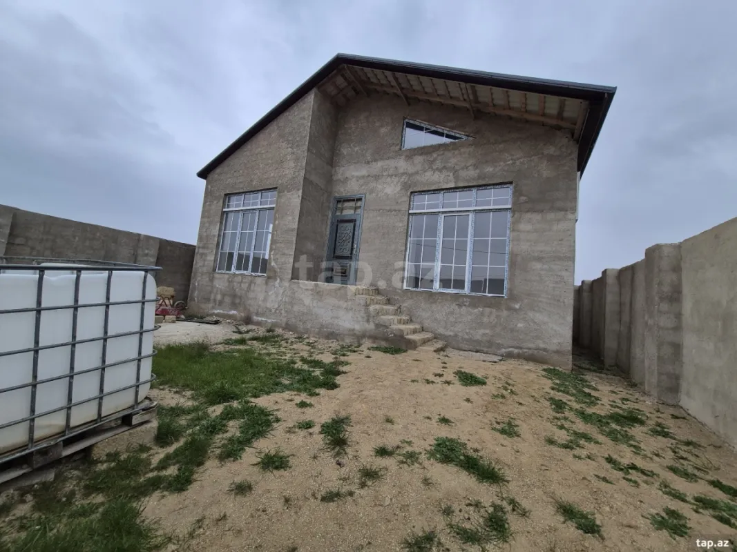 Satılır 3 otaqlı həyət evi