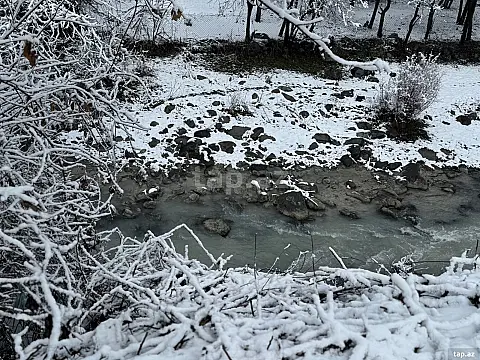 Satılır 8 otaqlı həyət evi