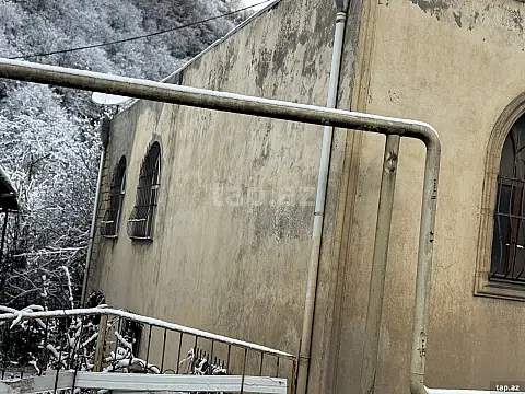 Satılır 8 otaqlı həyət evi