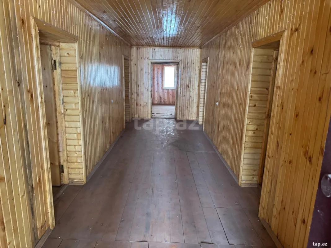 Satılır 8 otaqlı həyət evi