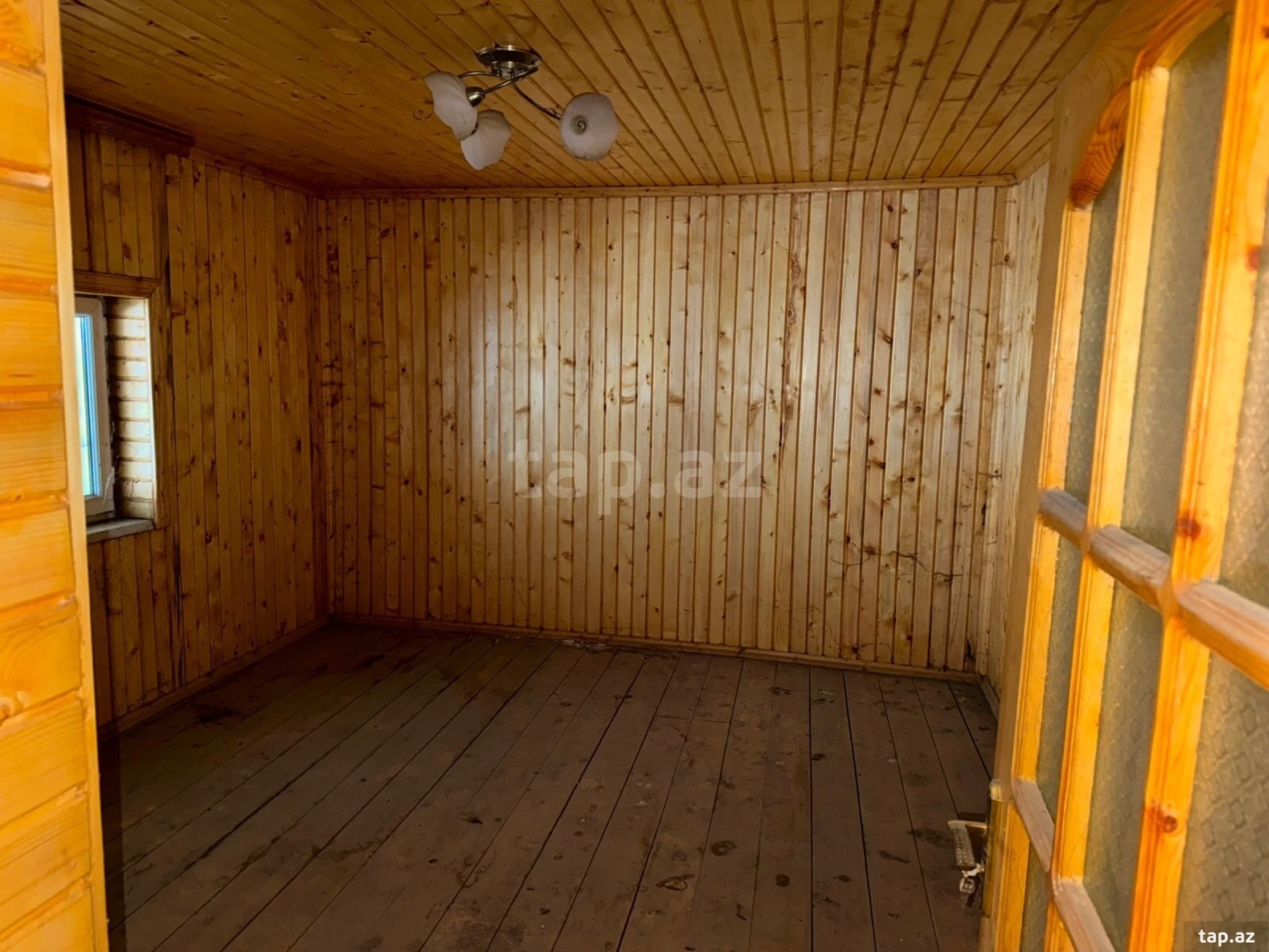 Satılır 8 otaqlı həyət evi