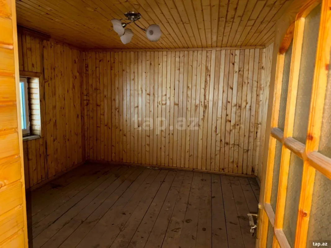 Satılır 8 otaqlı həyət evi