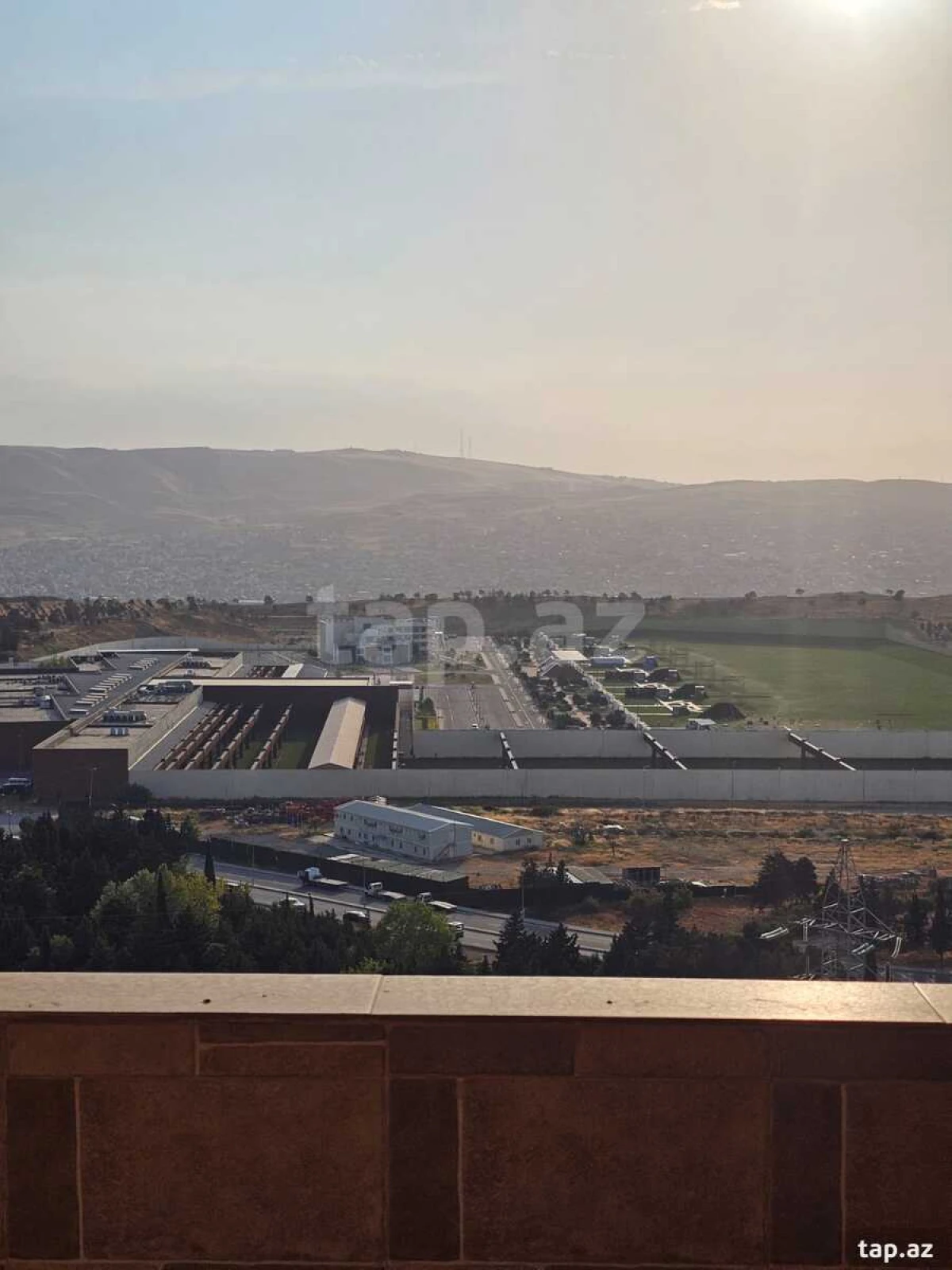 Kirayə verilir 3 otaqlı yeni tikili 125 m²