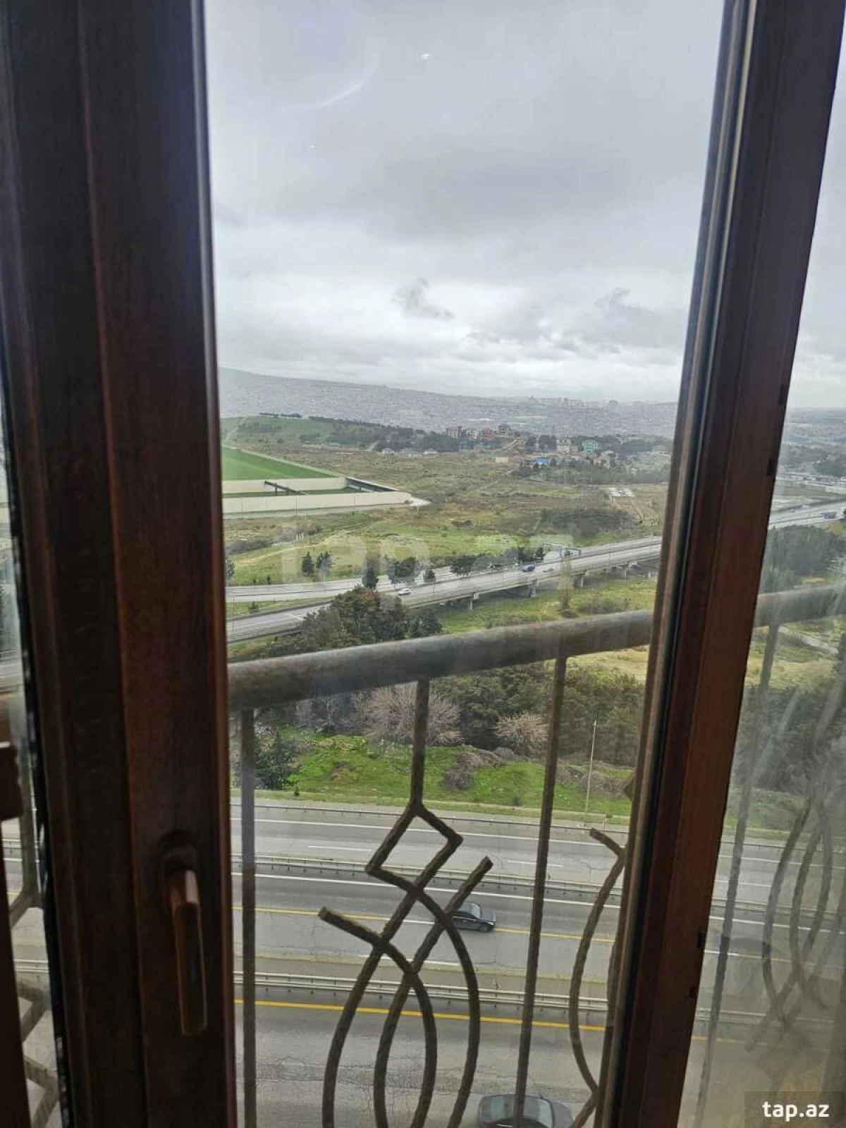 Kirayə verilir 3 otaqlı yeni tikili 125 m²