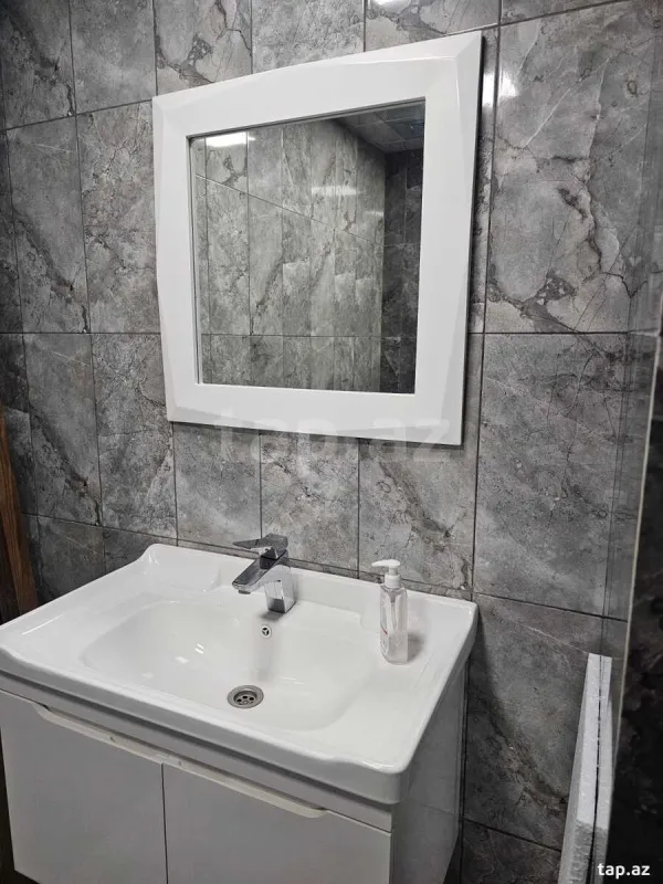 Kirayə verilir 3 otaqlı yeni tikili 125 m²