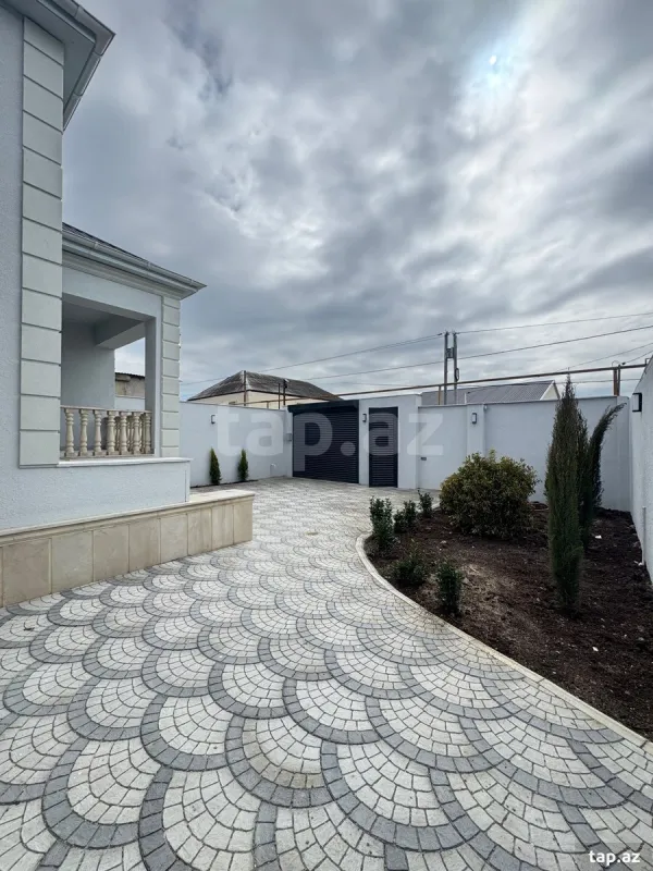 Satılır 4 otaqlı həyət evi