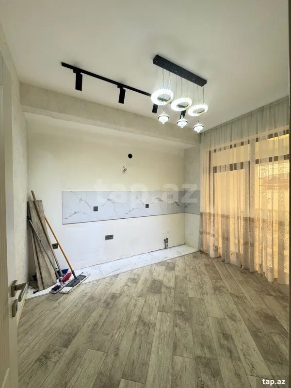 Satılır 4 otaqlı həyət evi