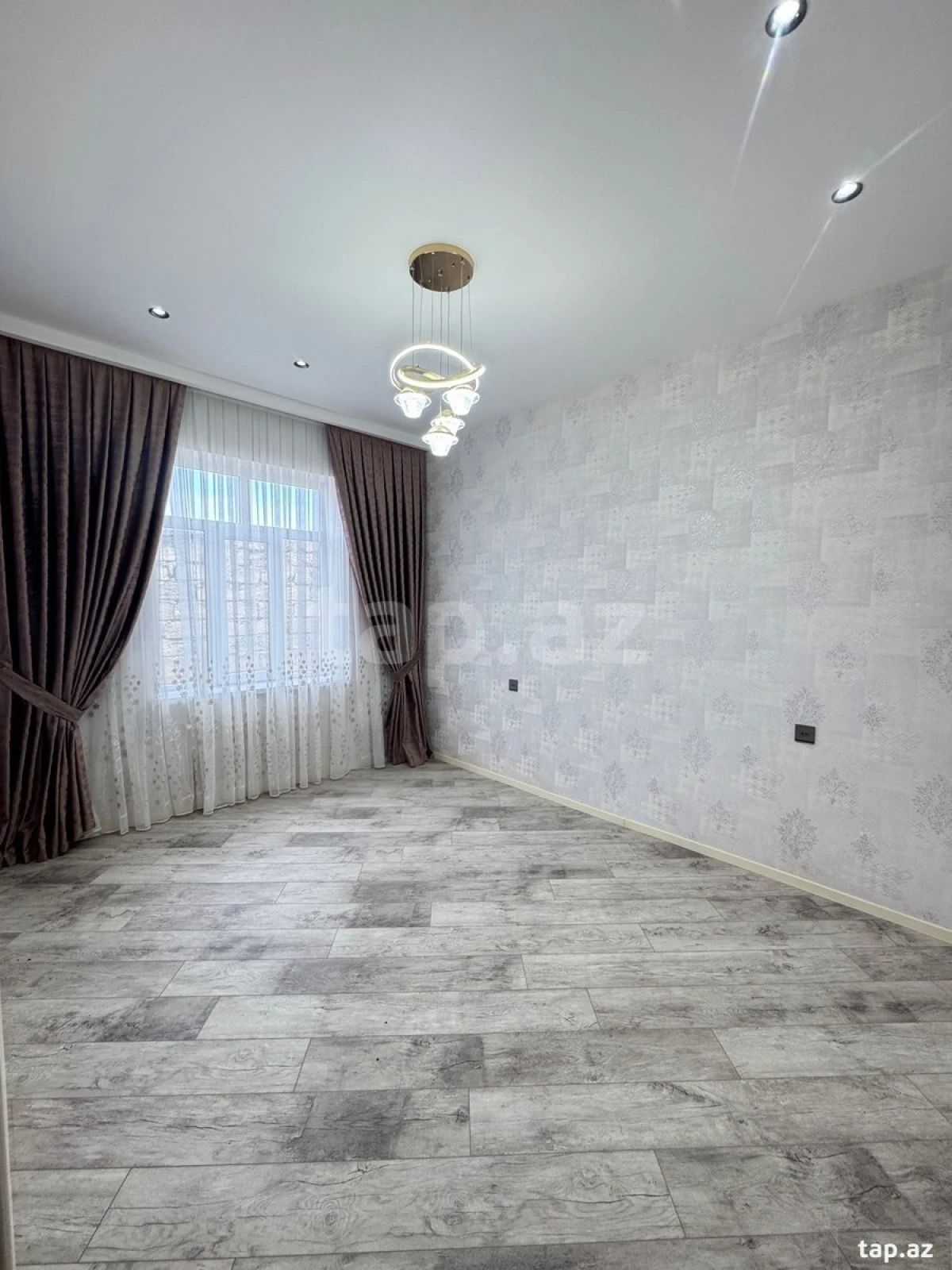 Satılır 4 otaqlı həyət evi