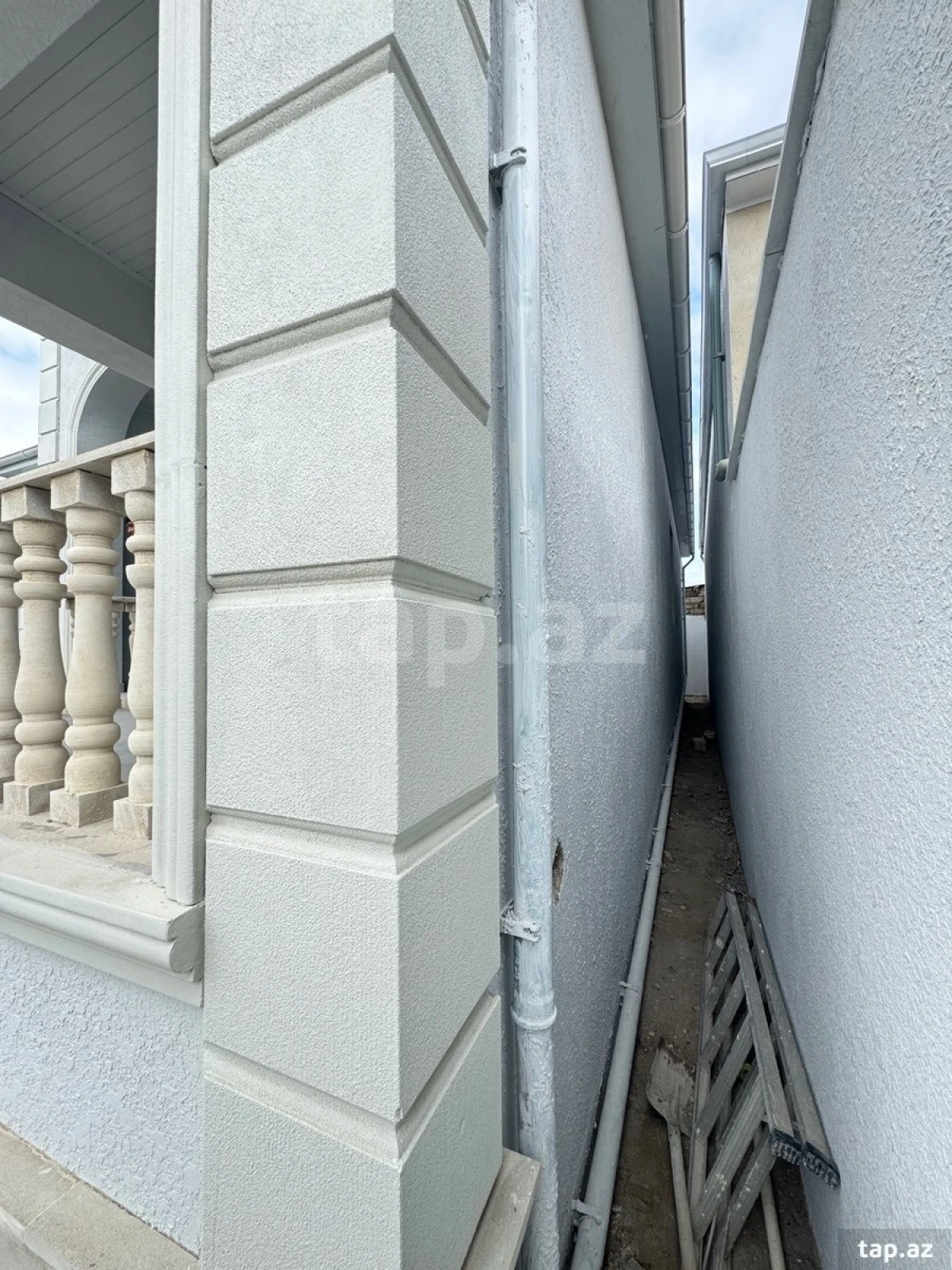 Satılır 4 otaqlı həyət evi