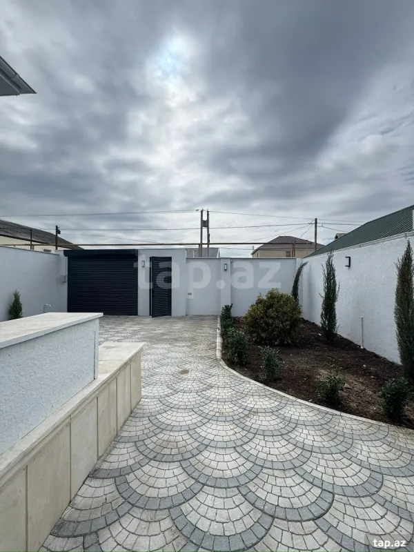 Satılır 4 otaqlı həyət evi