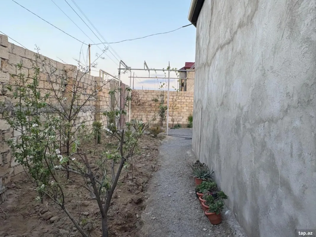 Satılır 3 otaqlı həyət evi