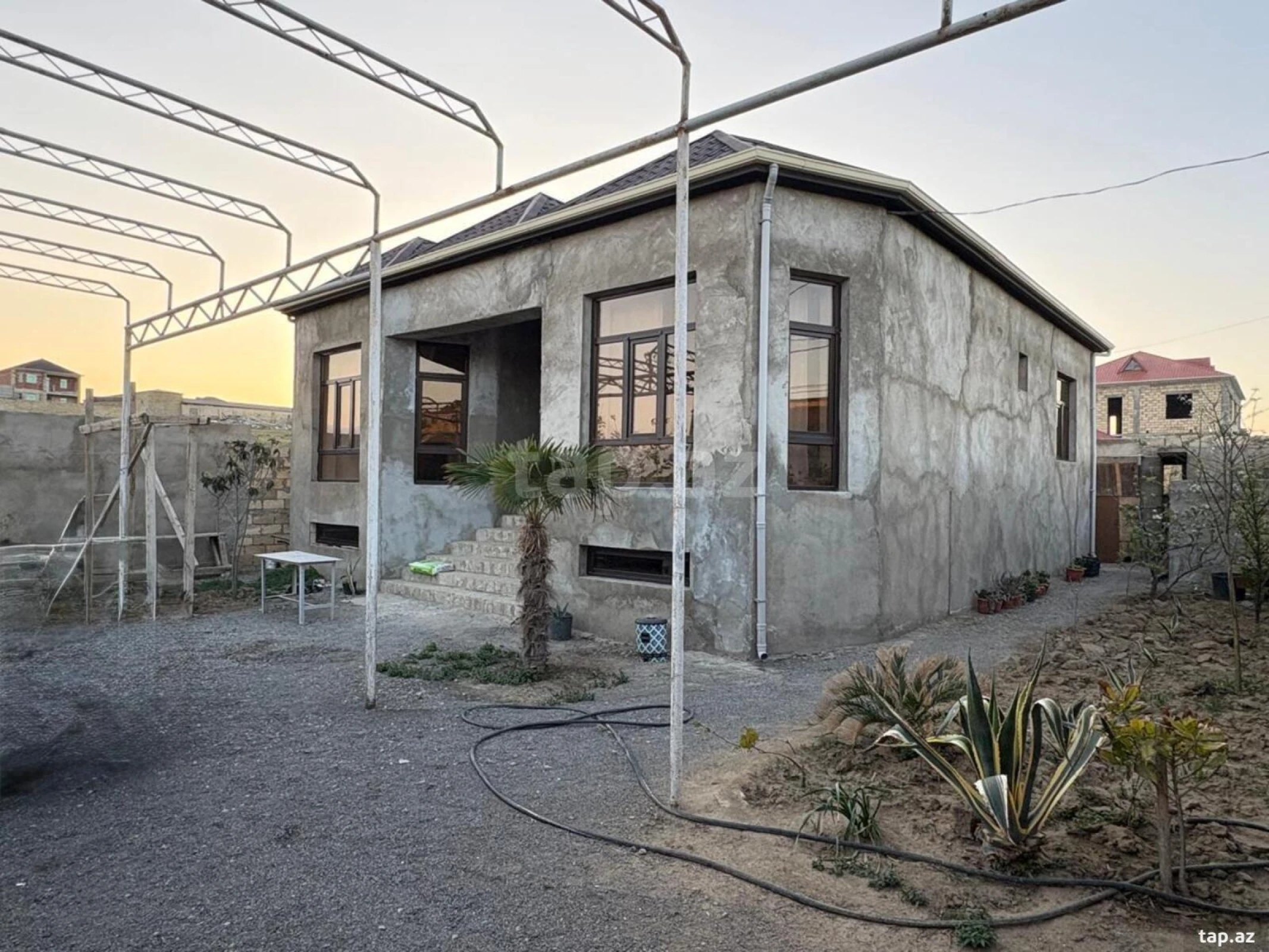 Satılır 3 otaqlı həyət evi