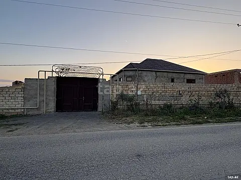 Satılır 3 otaqlı həyət evi