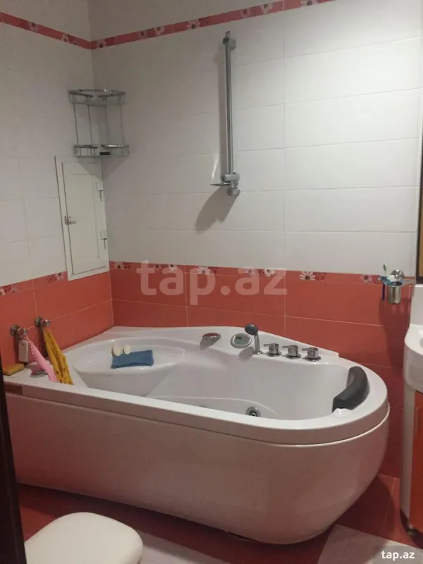 Kirayə verilir 2 otaqlı yeni tikili 80 m²